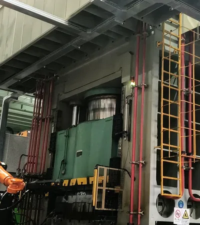 Presse CNC d’hydroformage pour tubes