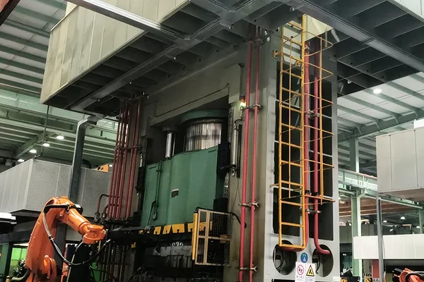 Presse CNC d’hydroformage pour tubes