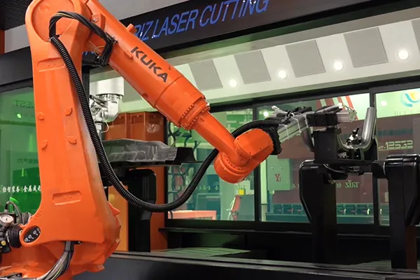 Machine de découpe laser 3D double station